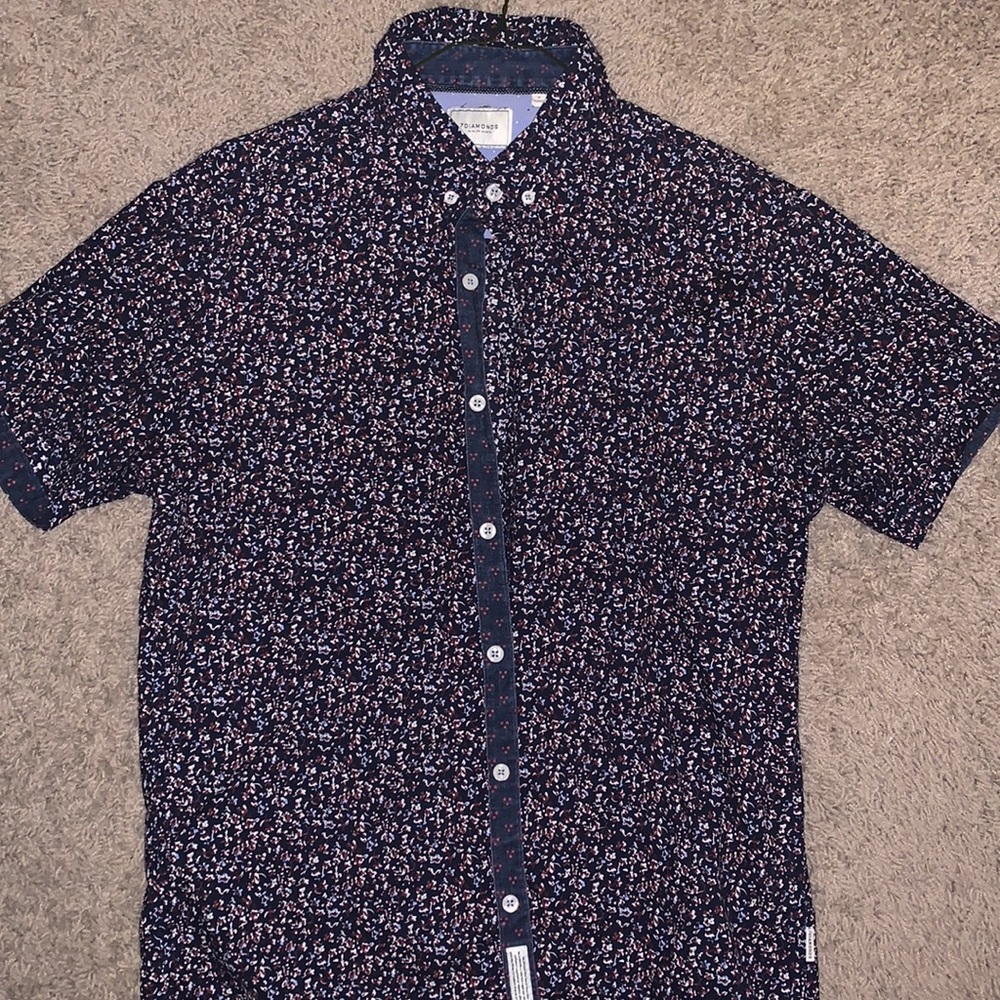 7 diamonds short sleeve collard shirt